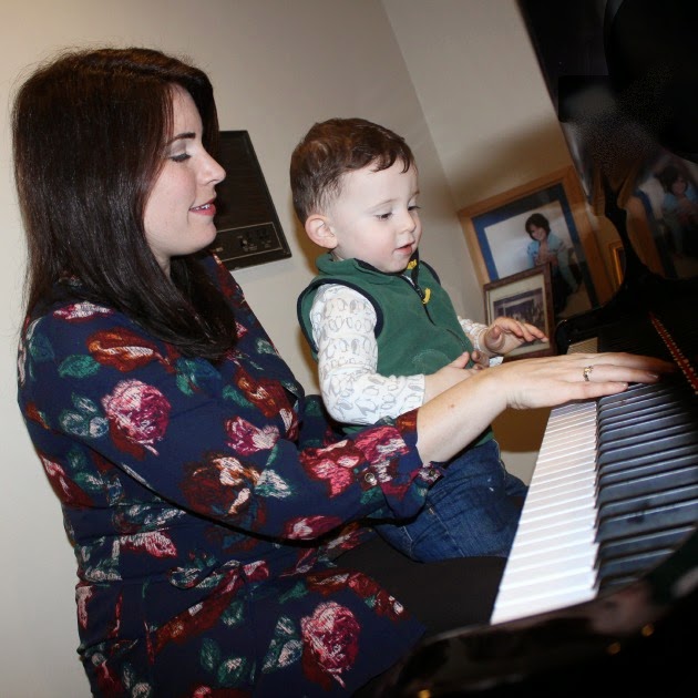 tall-mom-tiny-baby-piano